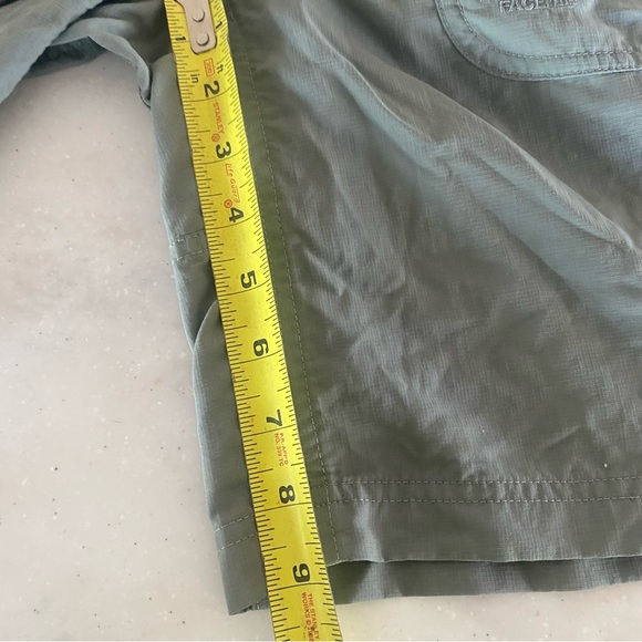 The North Face Women's Roll-up Nylon Shorts Size 2 Army Green - Picture 13 of 16